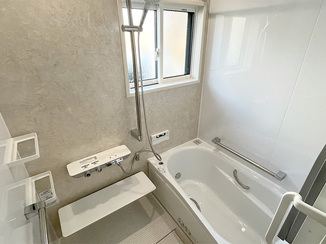 バスルームリフォーム 清掃性と暖かさアップのバスルーム＆毎日の身支度が楽しくなる洗面所