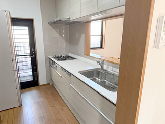 キッチンリフォーム シンクコーティングでお手入れラクなキッチン