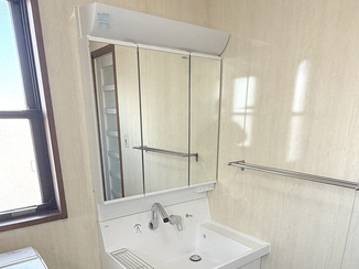 洗面リフォーム 生活感を隠してすっきり収納できる洗面化粧台