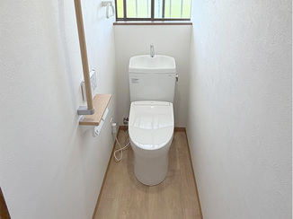 トイレリフォーム 将来も安心の手すり付きレストルーム