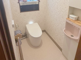 トイレリフォーム すっきり広々！便器の位置にもこだわったトイレ